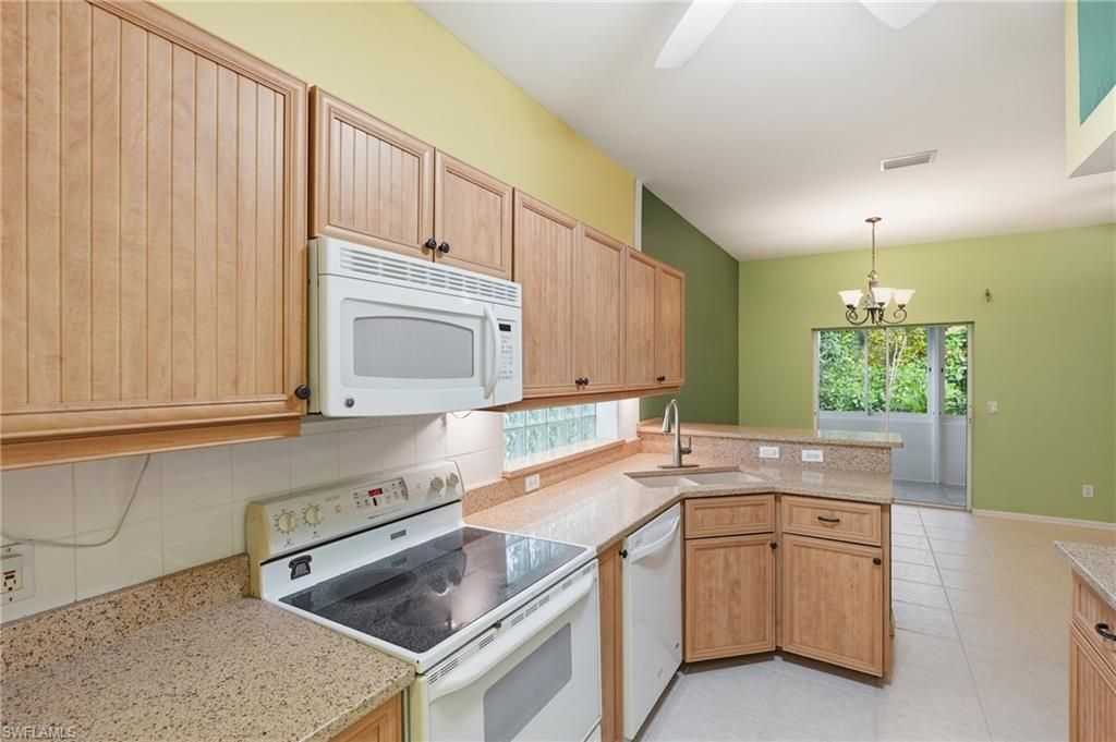 10727 Maui Cir, Estero, FL 33928 Photo