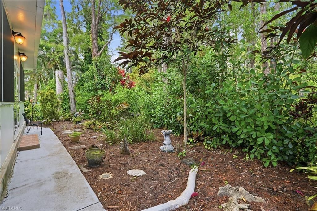 10727 Maui Cir, Estero, FL 33928 Photo