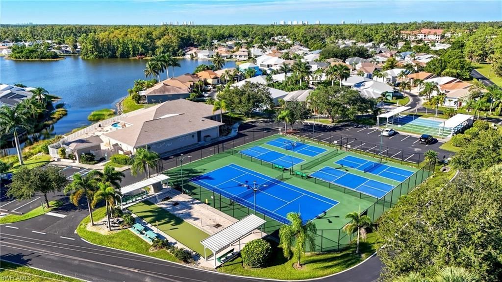 10727 Maui Cir, Estero, FL 33928 Photo