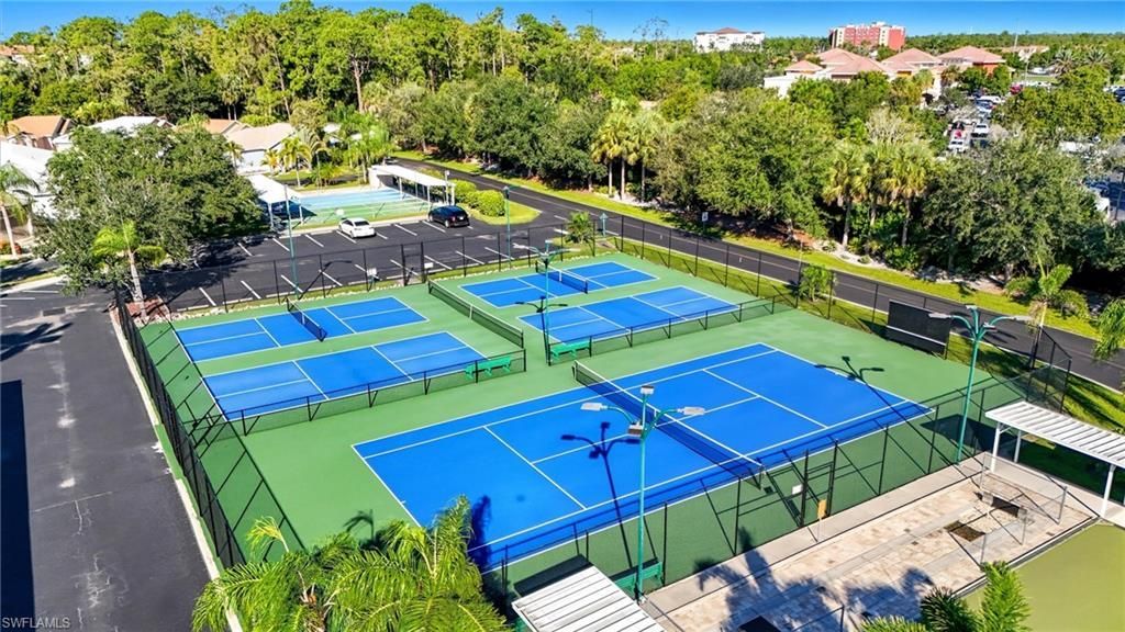 10727 Maui Cir, Estero, FL 33928 Photo