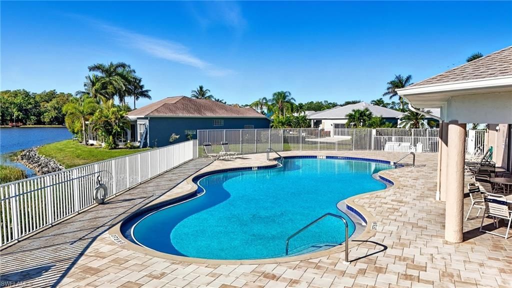 10727 Maui Cir, Estero, FL 33928 Photo