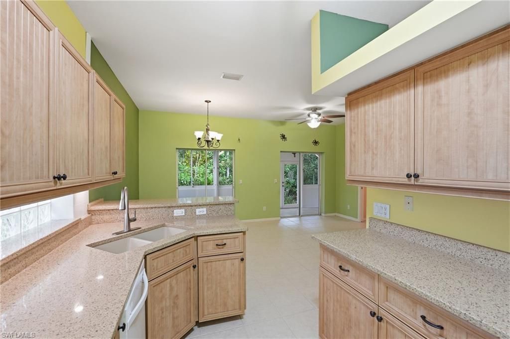 10727 Maui Cir, Estero, FL 33928 Photo