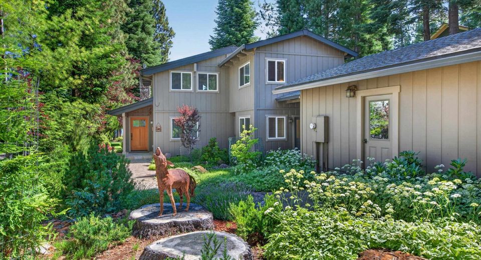 197 Lake Almanor West Drive, Lake Almanor, CA 96020 Photo