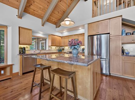 197 Lake Almanor West Drive, Lake Almanor, CA 96020 Photo