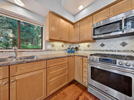 197 Lake Almanor West Drive, Lake Almanor, CA 96020 Photo