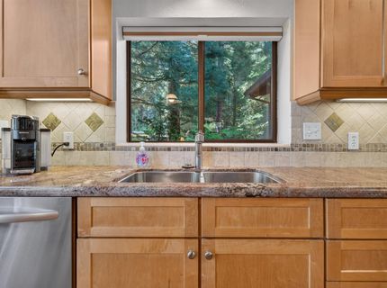 197 Lake Almanor West Drive, Lake Almanor, CA 96020 Photo