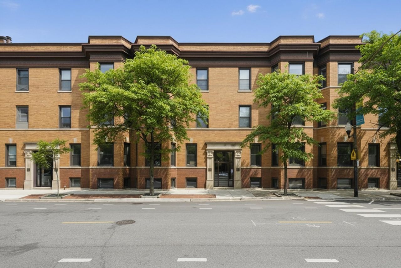 1054 W Armitage Avenue, Unit A, Chicago, IL 60614 Main Photo