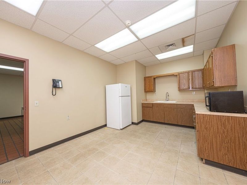 1439 Sunset Boulevard, Steubenville, OH 43952 Photo 11