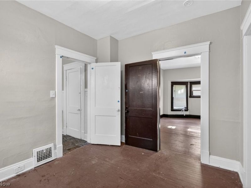 7425 Indiana Avenue, Cleveland, OH 44105 Photo 14