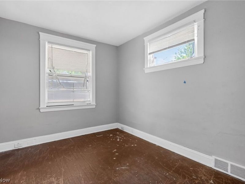 7425 Indiana Avenue, Cleveland, OH 44105 Photo 15