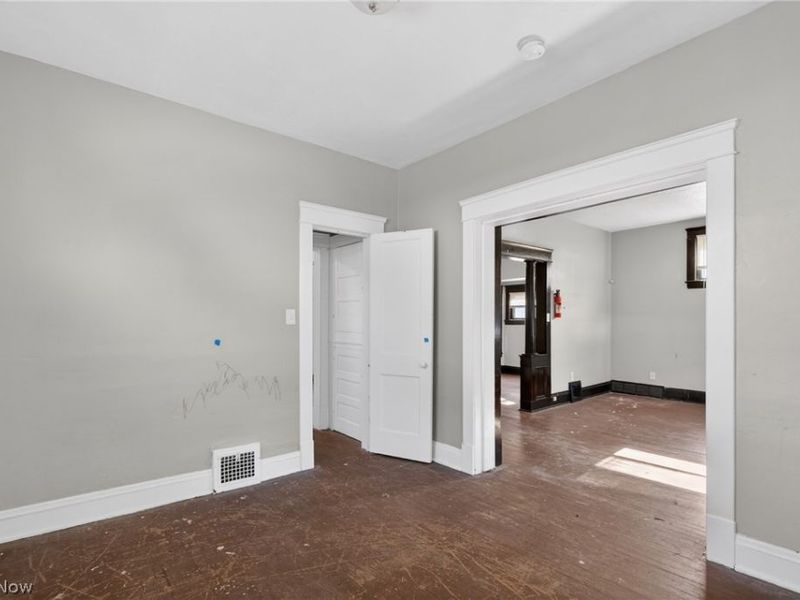 7425 Indiana Avenue, Cleveland, OH 44105 Photo 16