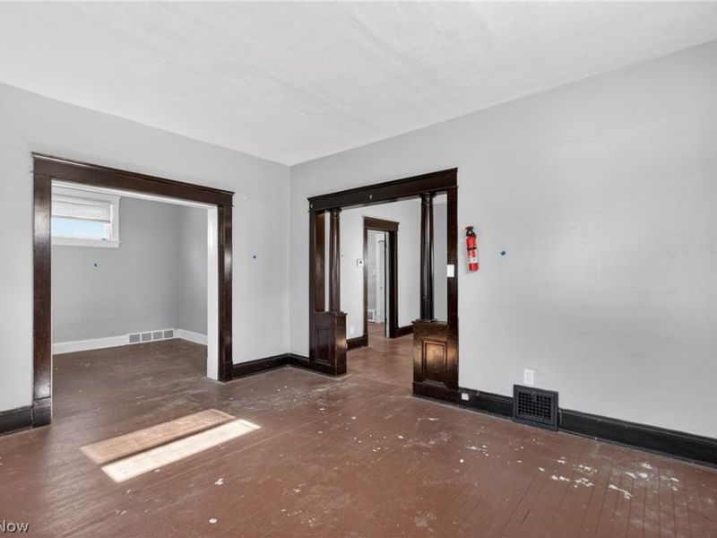 7425 Indiana Avenue, Cleveland, OH 44105 Photo 18