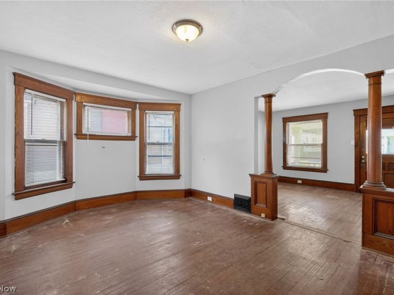 7425 Indiana Avenue, Cleveland, OH 44105 Photo 22