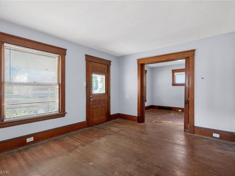7425 Indiana Avenue, Cleveland, OH 44105 Photo 25