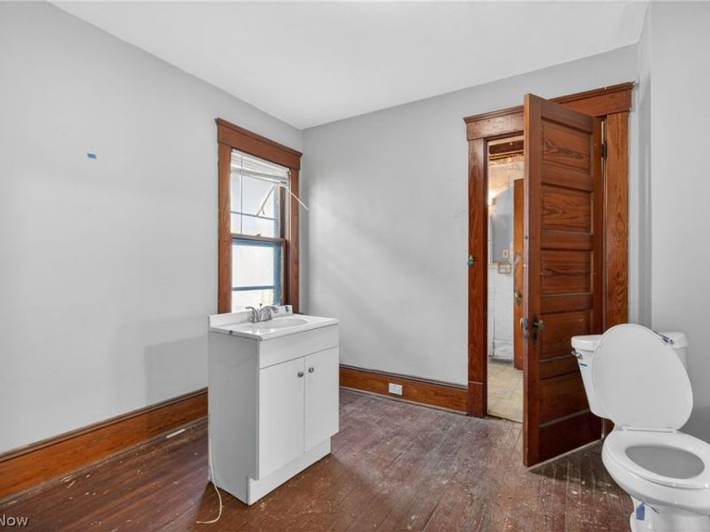 7425 Indiana Avenue, Cleveland, OH 44105 Photo 27