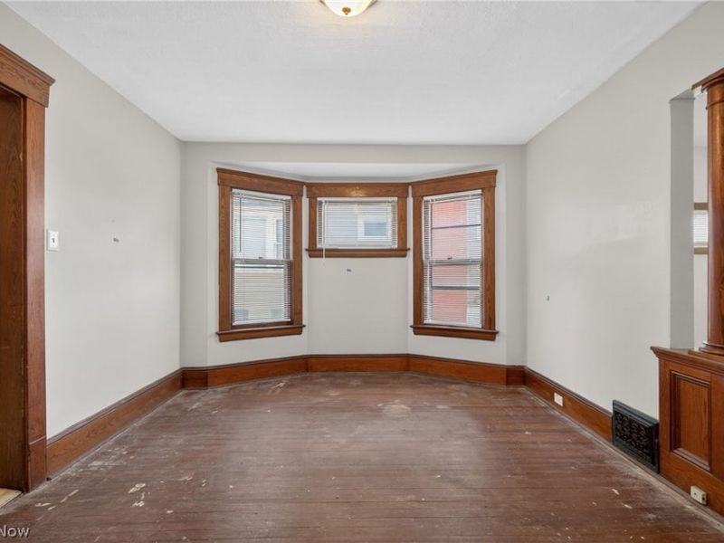 7425 Indiana Avenue, Cleveland, OH 44105 Photo 6