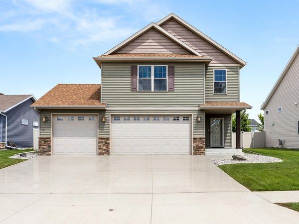 1308 31st Avenue W, West Fargo, ND 58078