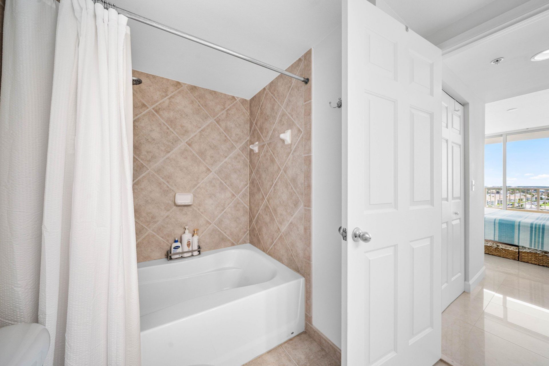 625 Casa Loma Boulevard, Unit 1408, Boynton Beach, FL 33435 Photo