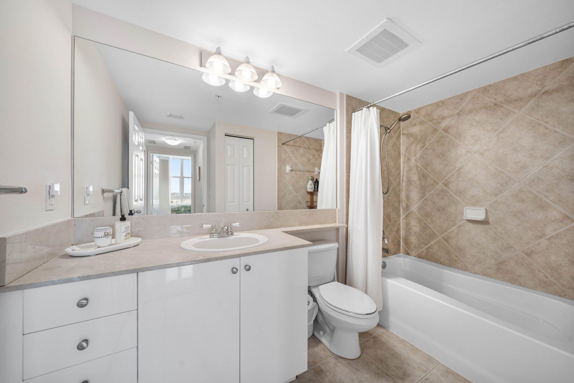 625 Casa Loma Boulevard, Unit 1408, Boynton Beach, FL 33435 Photo