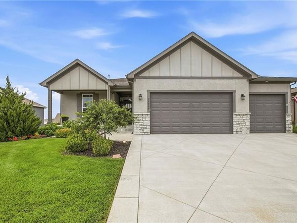 25080 W 112th Terrace, Olathe, KS 66061