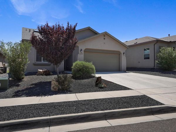 6391 Red Falcon Drive NE, Rio Rancho, NM 87144