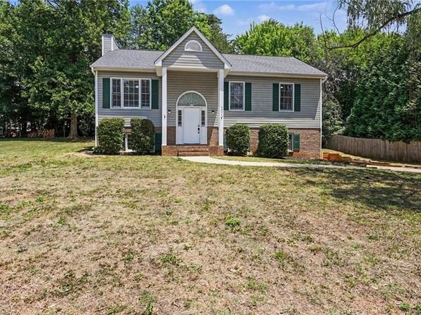 5204 Buckley Forest Trail, Walkertown, NC 27051