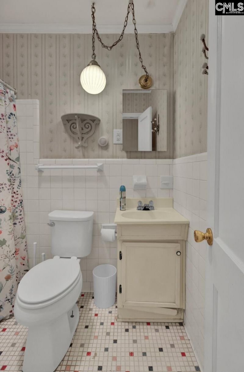 640 Bennett Street  Photo 32