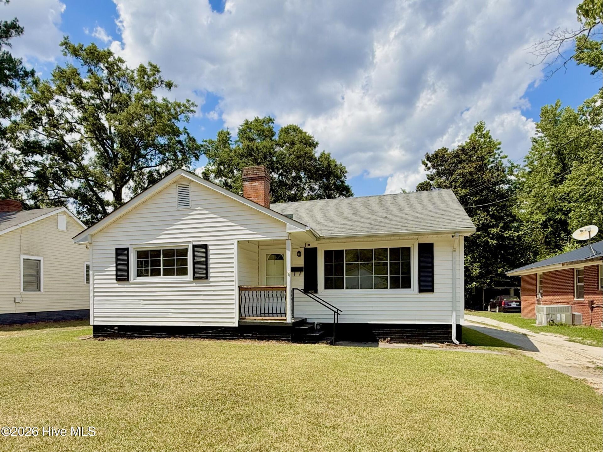 1105 W Washington Avenue, Kinston, NC 28501 Main Photo