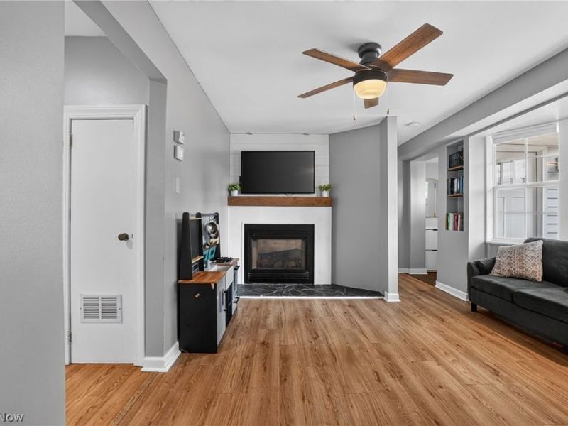 13772 Carlton Street, Burton, OH 44021 Photo 10