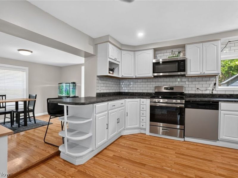13772 Carlton Street, Burton, OH 44021 Photo 14
