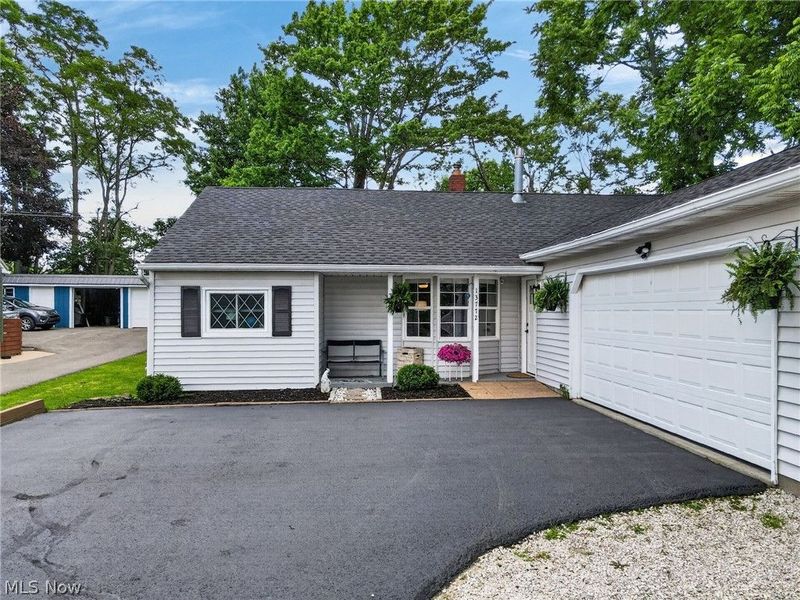 13772 Carlton Street, Burton, OH 44021 Photo 4