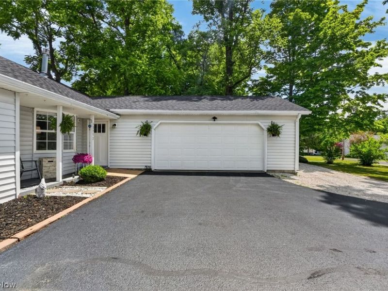 13772 Carlton Street, Burton, OH 44021 Photo 5