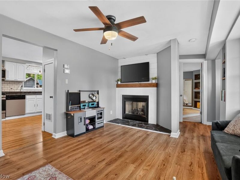 13772 Carlton Street, Burton, OH 44021 Photo 9