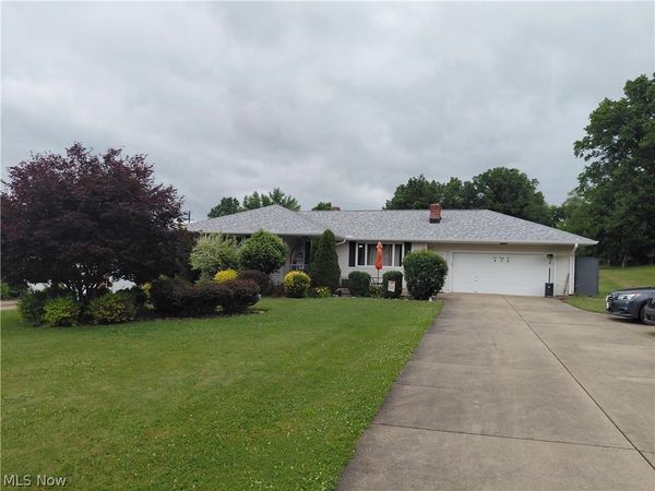436 Secrist Lane, Girard, OH 44420