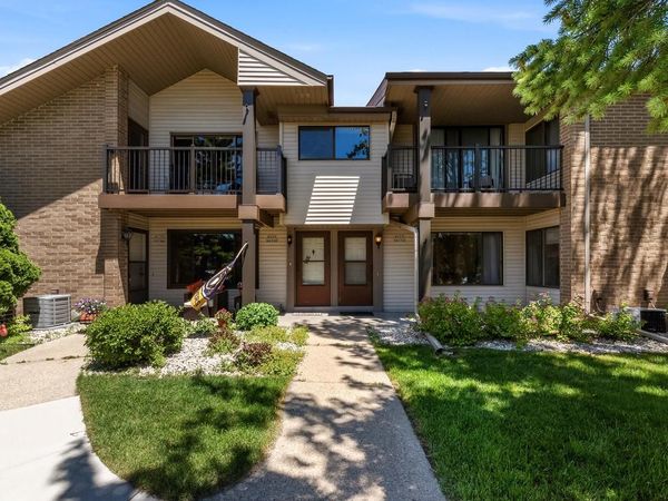 W177N9776 Riversbend CIRCLE E, Germantown, WI 53022