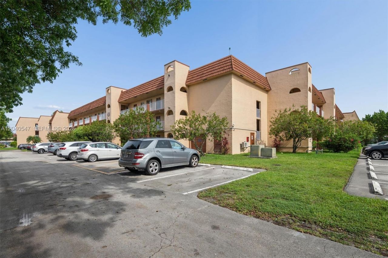2741 N Pine Island Rd , Unit 111, Sunrise, FL 33322 Photo