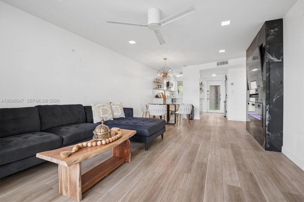 2741 N Pine Island Rd , Unit 111, Sunrise, FL 33322 Photo