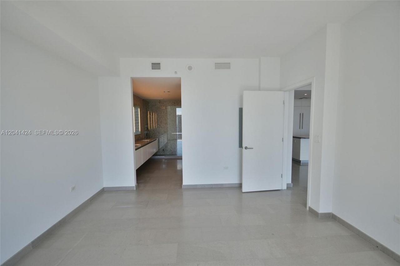 88 SW 7th St, Unit 3309, Miami, FL 33130 Photo