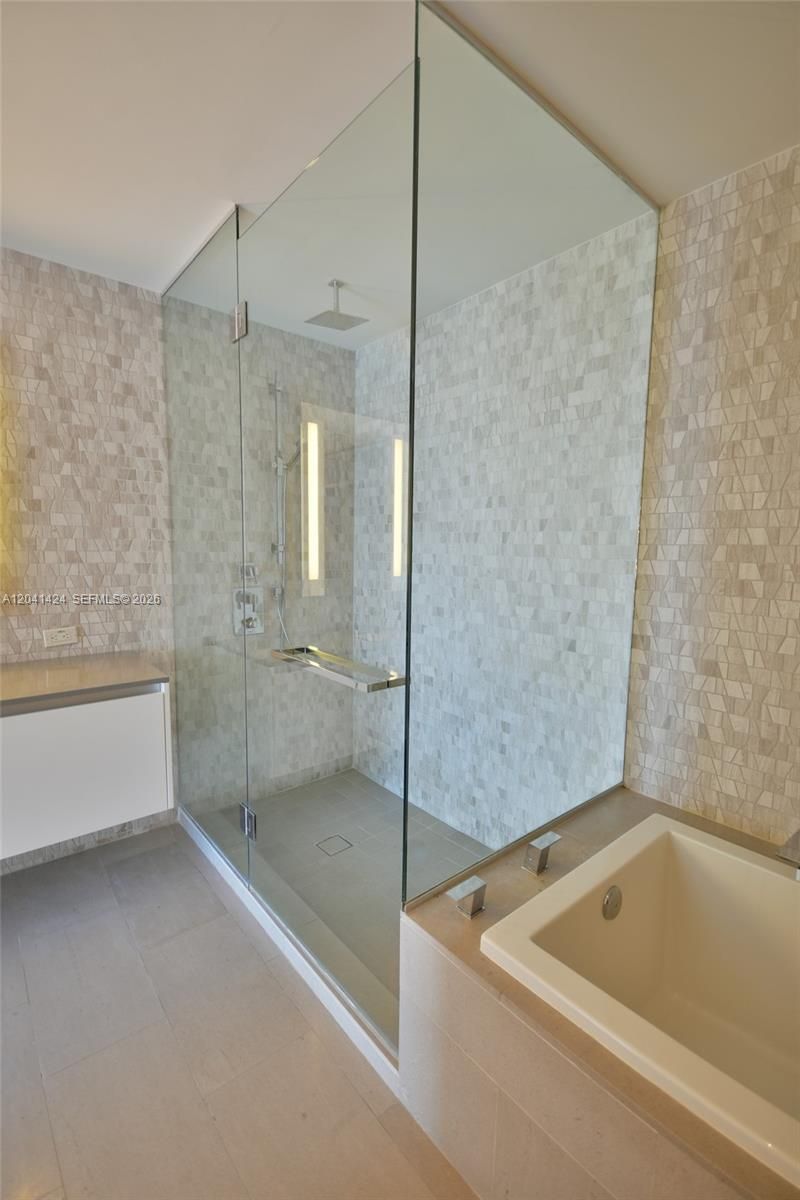 88 SW 7th St, Unit 3309, Miami, FL 33130 Photo
