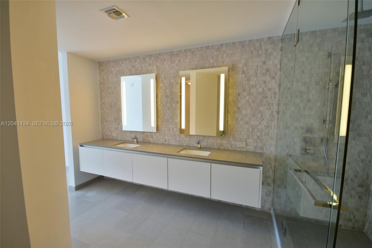 88 SW 7th St, Unit 3309, Miami, FL 33130 Photo