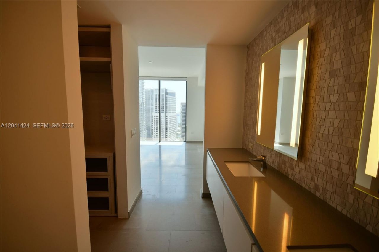 88 SW 7th St, Unit 3309, Miami, FL 33130 Photo