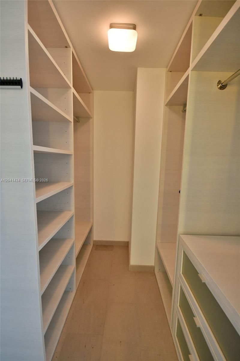 88 SW 7th St, Unit 3309, Miami, FL 33130 Photo