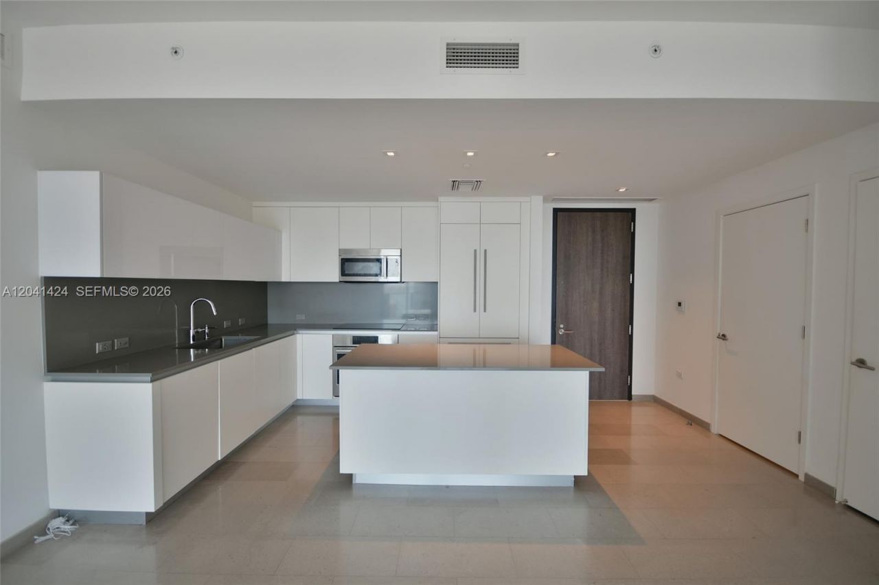 88 SW 7th St, Unit 3309, Miami, FL 33130 Photo
