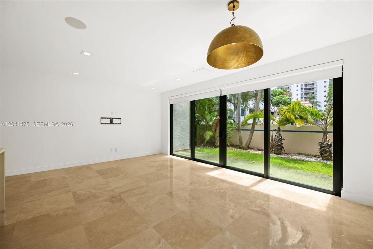 21387 Marina Cove Cir, Unit 12-F, Aventura, FL 33180 Photo