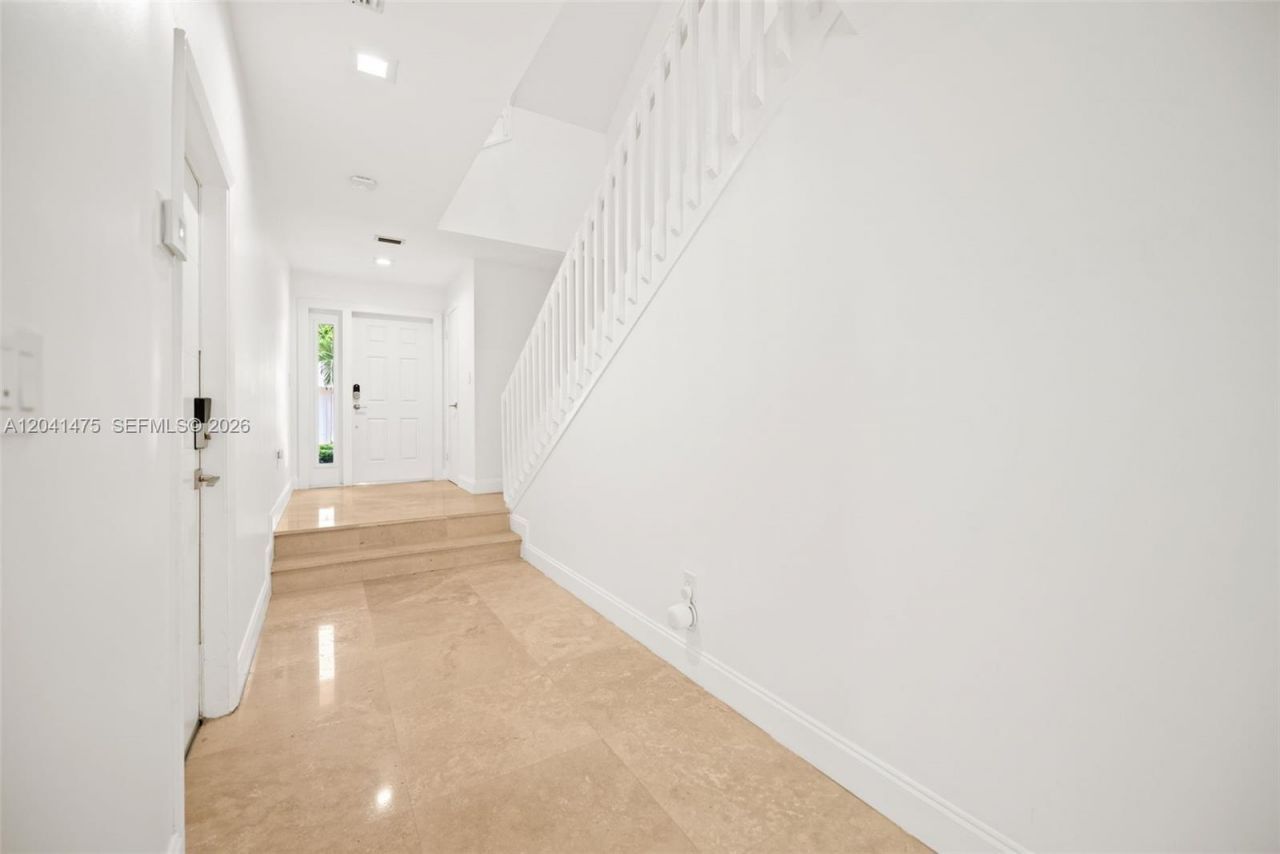 21387 Marina Cove Cir, Unit 12-F, Aventura, FL 33180 Photo