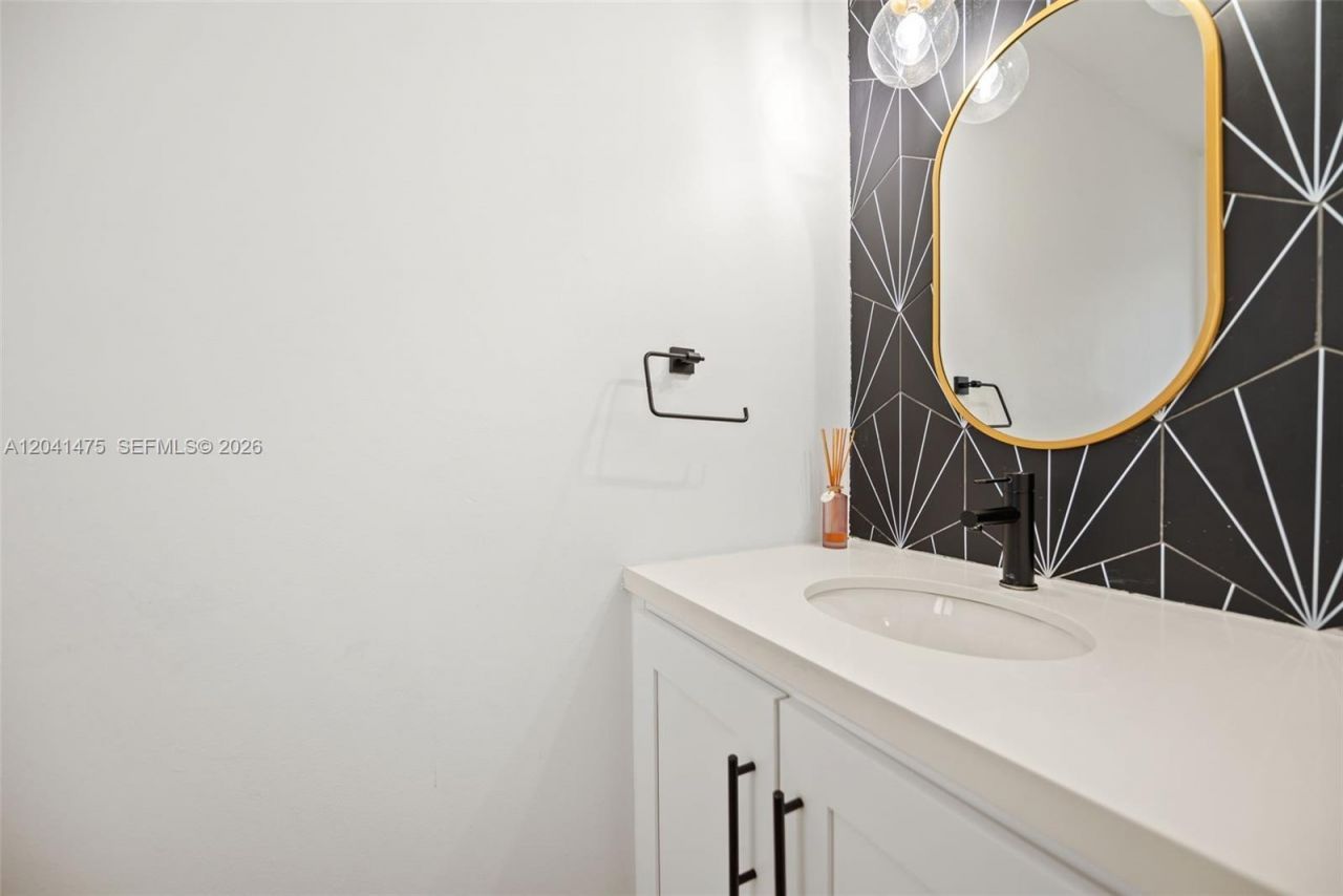 21387 Marina Cove Cir, Unit 12-F, Aventura, FL 33180 Photo