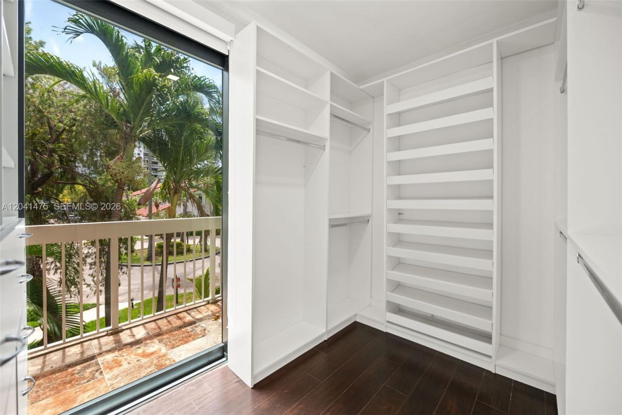21387 Marina Cove Cir, Unit 12-F, Aventura, FL 33180 Photo