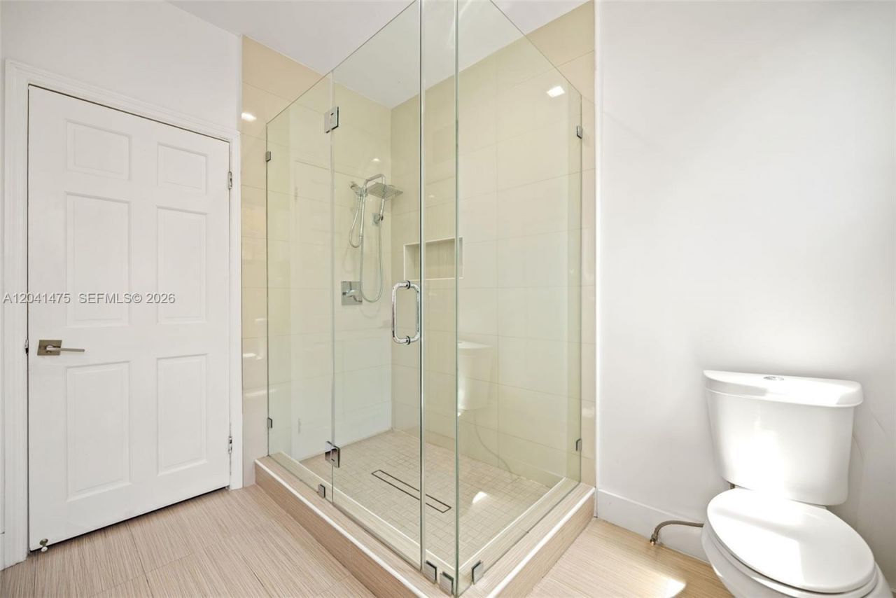 21387 Marina Cove Cir, Unit 12-F, Aventura, FL 33180 Photo