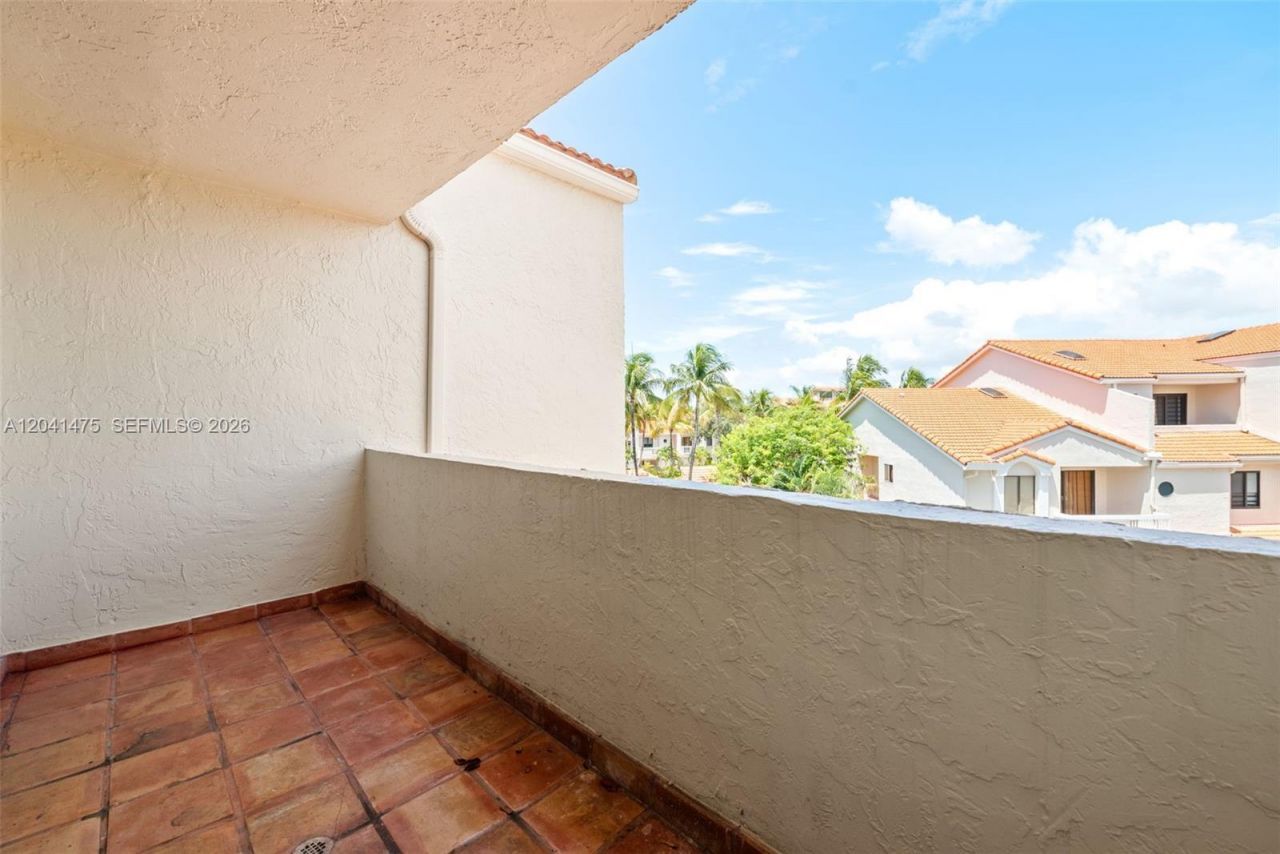 21387 Marina Cove Cir, Unit 12-F, Aventura, FL 33180 Photo