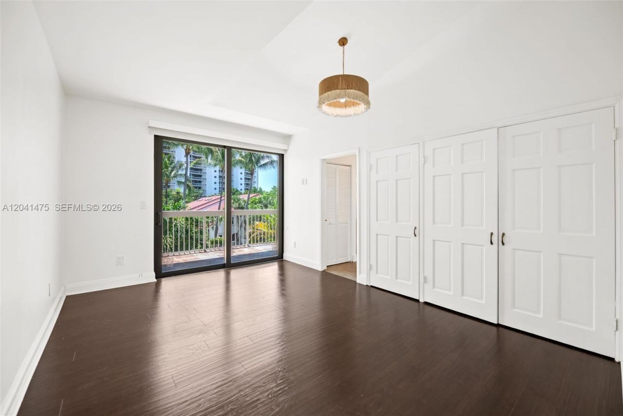21387 Marina Cove Cir, Unit 12-F, Aventura, FL 33180 Photo